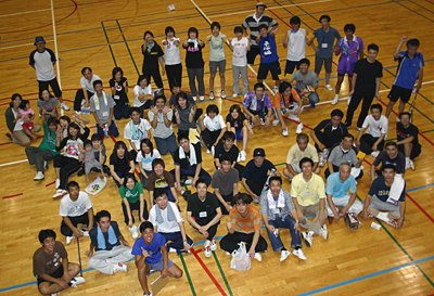 2005年に開催された、直江津電子さんとの卓球交流会