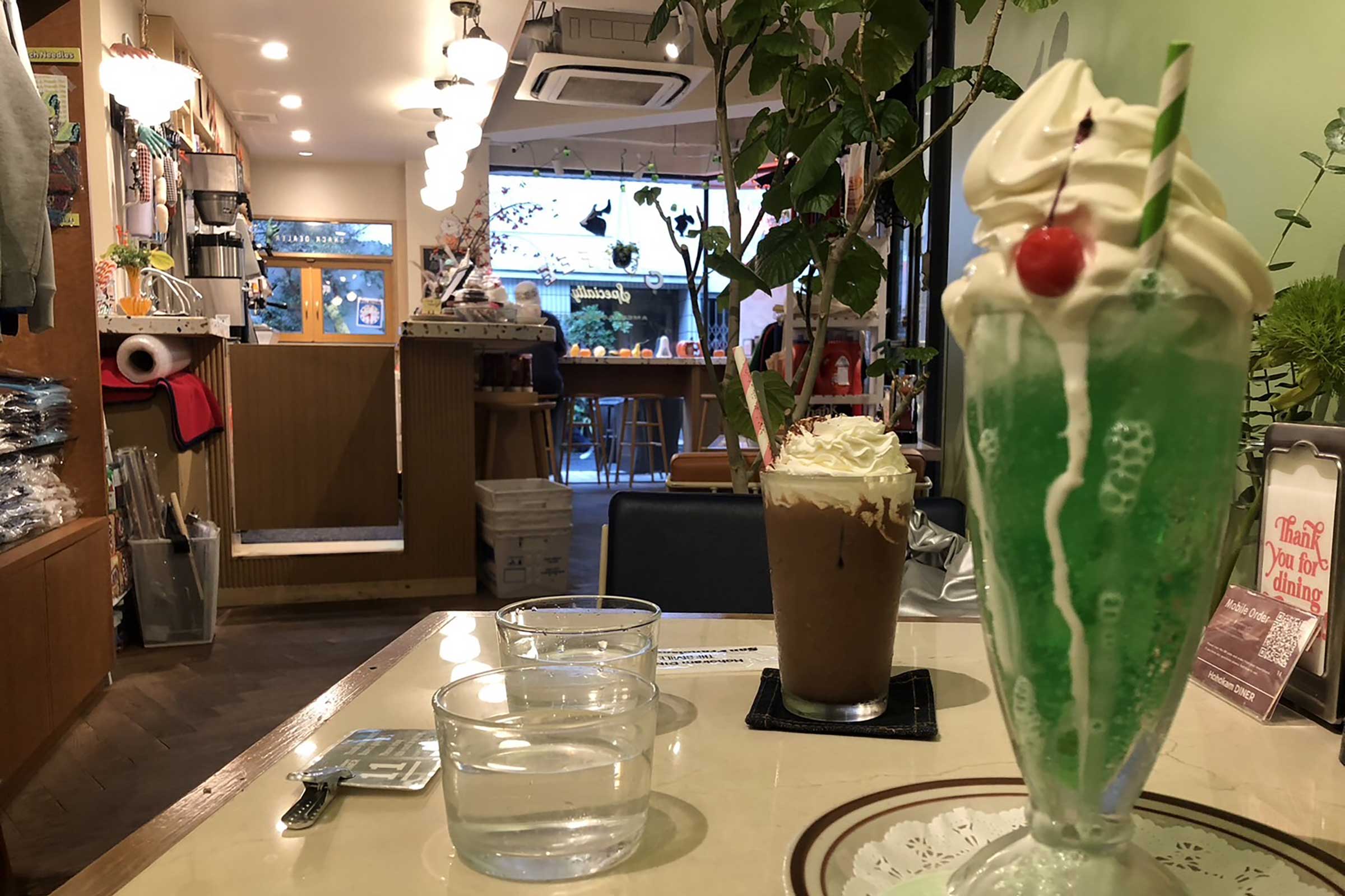 カフェ巡りも好きです。
